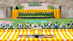 G20 leaders pay tribute to Mahatma Gandhi at Rajghat in Delhi | In Pics